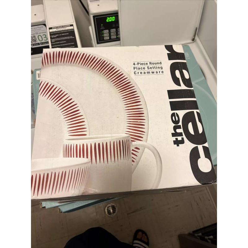 The Cellar Whiteware Made for Macy's 4 piece rim place