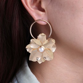 TseenYi Large Pearl Flower Earrings Gold Metal Floral Earrings Big Flower Drop Earrings Open Circle Studs Earrings Punk Flower Exaggerated Earrings Huge Floral Earrings Statement Metal Earrings