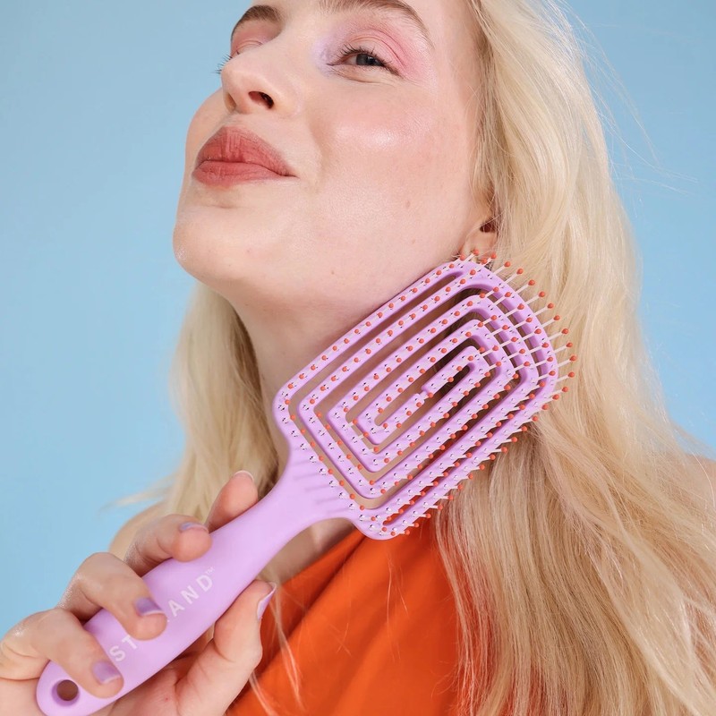 STRAAND The Mane Master Wet-To-Dry Detangler Brush