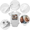 Geschenk mit Namen personalisiert by Shirtracer - Baby Bodysuit Boy