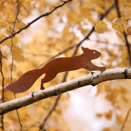 Rusty Squirrel Decorative Garden Stake to Screw in Wood, Metal Rusty Garden Decoration for Outdoor Use Weatherproof Autumn Rust Decoration for Outdoor Use Garden, Lawn, Tree Stump Decoration 32 x 9 cm