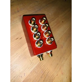 rca distribution block 1-4 rca splitter In Red
