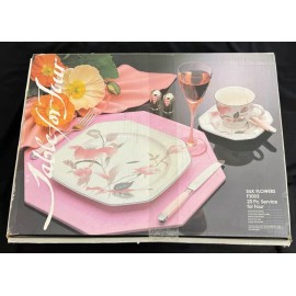 Mikasa Vtg. Mikasa F3003 Silk Flowers Dinnerware Table for Four - 20 Piece New