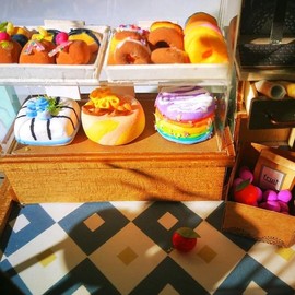 Dokurundo ® Robotime DIY Miniature House DGM Series (Dessert)