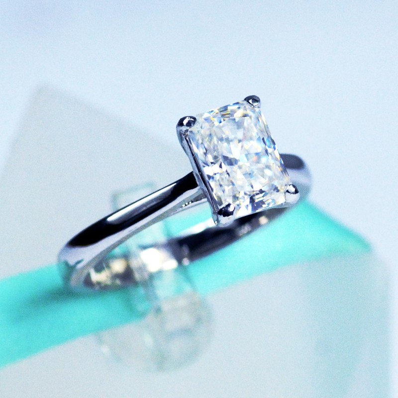 2Carat Radiant Cut White Moissanite Diamond Solitaire Engagement Ring (4)