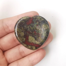 Manekieko Manekieko Natural Dragon Blood Jasper Heart Chakra Thumb Worry Stone,Hand Carved Healing Crystal Shaped Stone for Anxiety Stress Relief Meditation