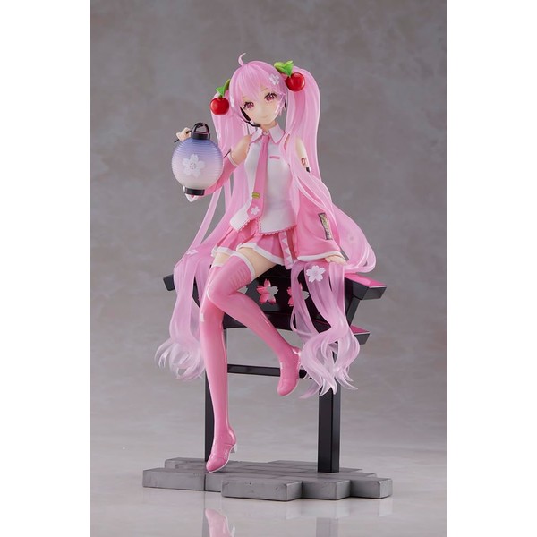 Taito Taito Hatsune Miku Sakura Lantern ver AMP+ Figure, Multiple