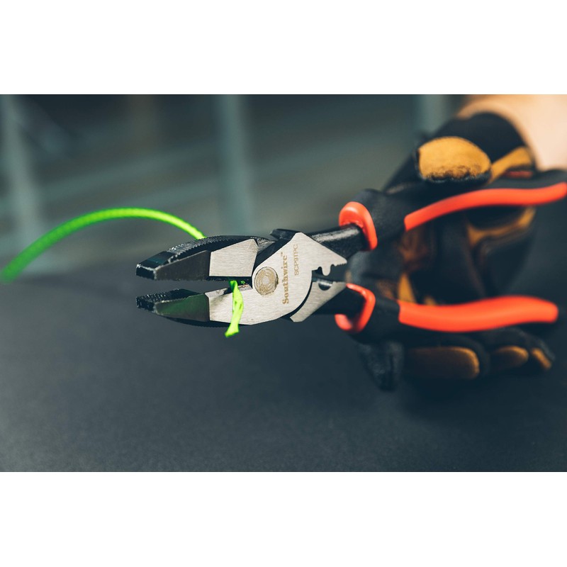 Southwire SCP9TPC High-Leverage Side Cutting Pliers with Fish Tape Puller;