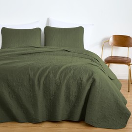 Chezmoi Collection Luca 3-Piece Oversized Bedspread Set, Queen Size, Olive Green - Summer Quilt Lightweight Microfiber Bedspread 100 x 106 - Floral Medallion Pattern Coverlet for All Season