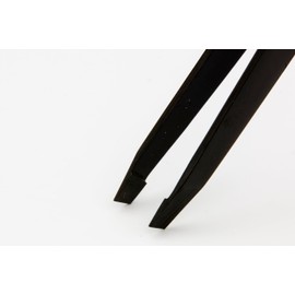 Wimpernzange in Krabbenschale, Dora Marcano, hergestellt in Italien (diagonale Spitze)