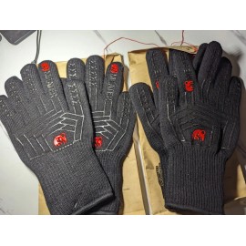 Meater Mitts Heat Resistant BBQ/Oven Gloves up to 572°F 2 Pair Total Brand New