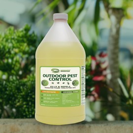 Mosquito Magician Liquid Concentrate, Kills Mosquitoes, Fleas & Fire Ants Yard Spray Treatment, Pet Safe, Use with Sprayers, Foggers & Misting Systems, Outdoor Mosquito Repellent, 1 Gallon - Original