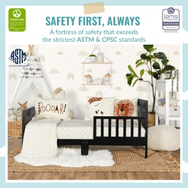 Dream On Me Finn Toddler Bed in Black, Greenguard Gold and JPMA Certified, Non-Toxic Finish, Made of Sustainable New Zealand Pinewood, Low-to-Floor Design with Safety Guard Rails