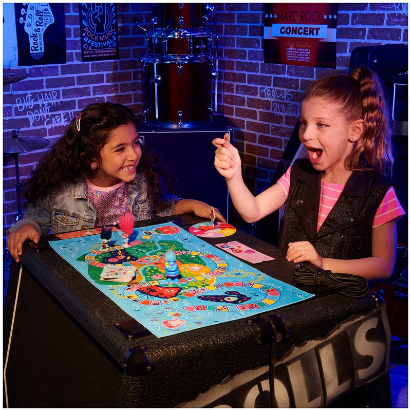 Spin Master Games Trolls World Tour Cooperative Strategy Board Game