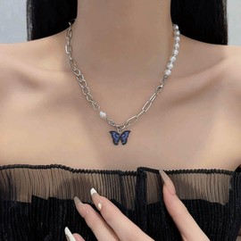 Yheakne Vintage Butterfly Pearl Necklace Silver Pearl Necklace Blue Butterfly Pendant Necklace Butterfly Choker Necklace Jewellery for Women and Girls, Zinc