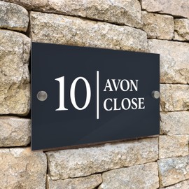 Badgemaster Modern Anthracite House Number Sign Plaque Stainless Steel Standoffs 20cm x 13cm Centered Vertical Line