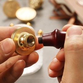 LONBEIIFY Cat Flower Wax Seal Stamp, 25mm Removable Brass Stamp Head with Wood Handle, Great for Wedding Invitations, Envelopes, Wine Packages, Gift Wrapping