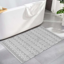 Chardin home Grey & White Boho Throw Rug 2x3 feet |Hand Woven Farmhouse Rug | Great in Kitchens entryways doormats Bathrooms Meditation Mat | Machine Washable & Reversible Cotton Rugs