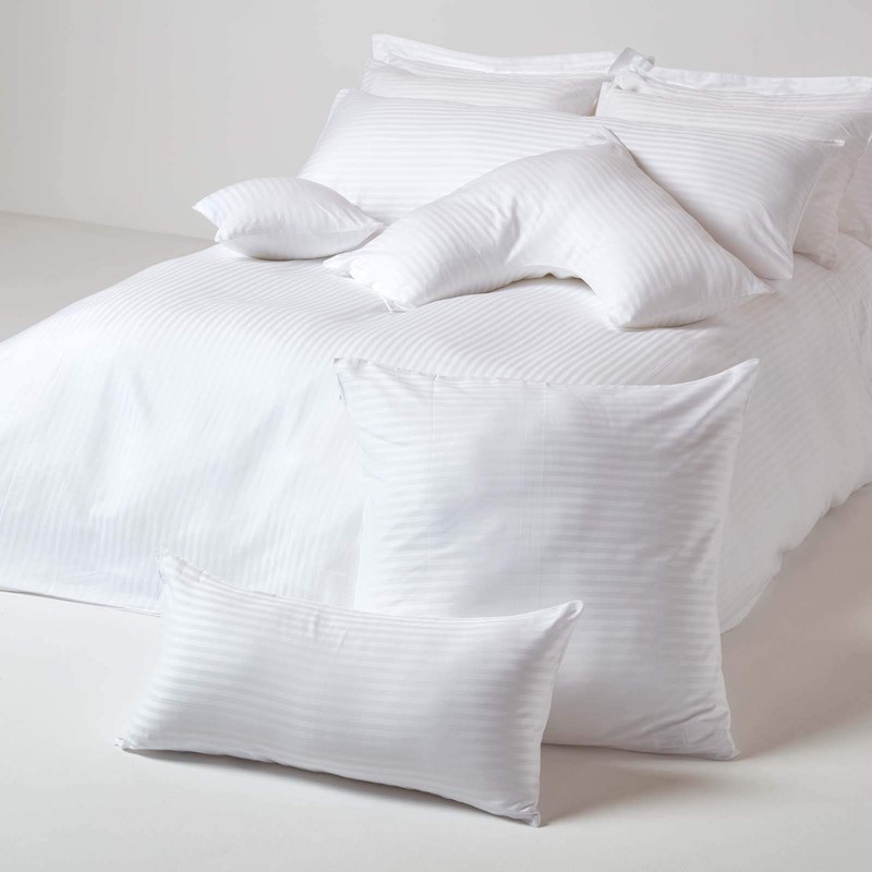 HOMESCAPES White Pure Egyptian Cotton V-Shape Pillowcase 330 TC 500