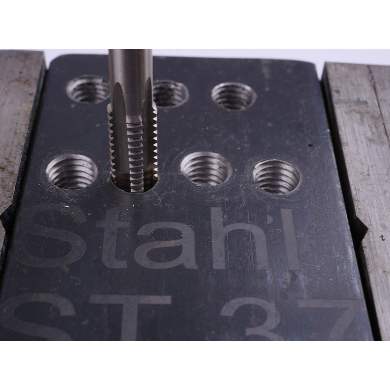 Threading die set from GSR 00706020, 21&nbsp;pieces, 25&nbsp;x 9&nbsp;M3-M12&nbsp;
