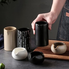 DOITOOL Mini Milk Pot Gravy Pourer Black Porcelain Gravy Boat 2Pcs Matte Ceramic Creamer Cup Gravey Pourer Dish Coffee Milk Creamer Pitcher Mini Sauce Jug Dipping Bowls Gravy Boat Sauce Serving Bowl