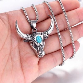 MayiaHey Taurus Head Pendant Turquoise Bull Head Necklace for Men Nordic Viking Animal Necklace Bull Jewelry Hip Hop Animal Charm Necklace Stainless Steel Punk Animal Pendant Necklace, Non-precious