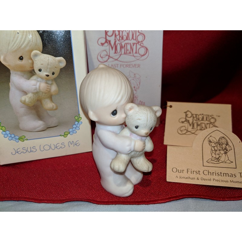 Precious Moments Figurine ~ Jesus Loves Me ~ Boy #E-9278