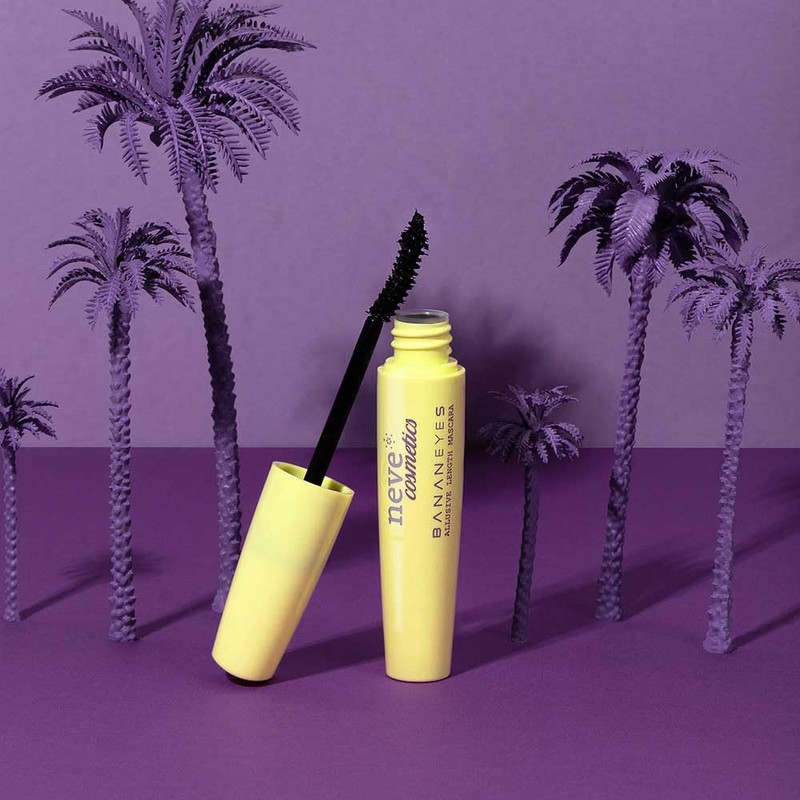 Neve Cosmetics Verlängernde und geschwungene Wimperntusche für falsche Wimpern Effekt