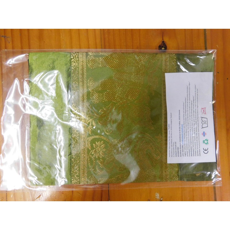 Table Runner Elephant Tablecloth Tablerunner Elegant Thai Silk (green)