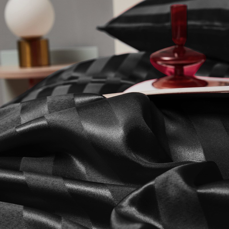 Damier Bed Linen 155 x 220 cm Black Satin Striped