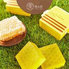 Crazy Skin Mad Skin Propolis Honeycomb Pore Pack Soap 3 Pieces + Foaming Net / 미친스킨 프로폴리스 벌집모공팩 비누 3개+거품망