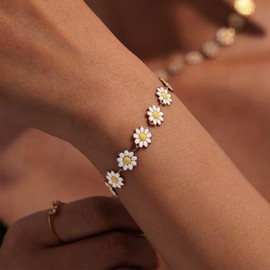 Sttiafay Boho Little Daisy Flower Bracelet White Daisy Chain Bracelet Cute Small Flower Bracelets Vintage Sunflower Hand Bracelets Jewelry for Women