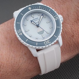 StrapHabit Quick Release Deployant Rubber Watch Strap For Large and Small Wrists - Women and Men - Band FKM Deloyment 19mm, 20mm, 21mm, 22mm (21mm, White)