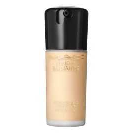 Base de maquillaje líquida MAC Studio Radiance tono nc15 - 30mL 30g