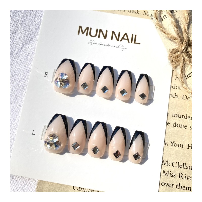 Black Swan Nail Tips - Short Oval / 블랙스완 네일팁