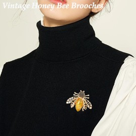 Vintage Crystal Honey Bee Brooches for Women,Sparkly Rhinestone Insect Bee Brooches Charm Faux Pearl Yellow Sun Flower Honeybee Lapel Pins Dress Suit Shirt Prom Party Jewelry (Style C)