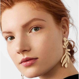 Yheakne Boho Large Leaf Earrings, Long Gold Leaf Drop Earrings, Punk Leaf Stud Earrings, Hammered Statement Earrings, Jewellery for Women and Girls, Metal