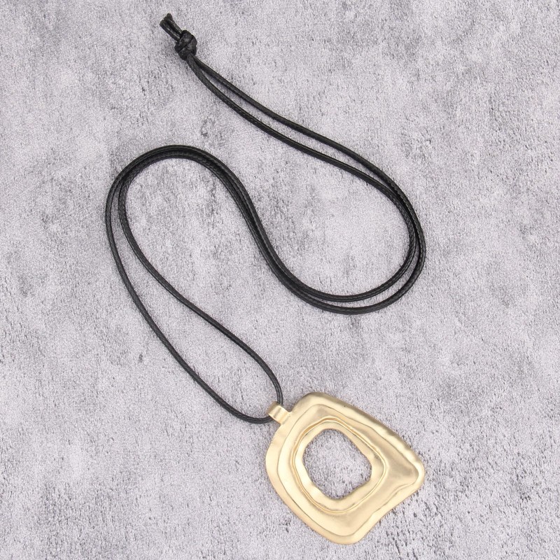 Jeniiahua Vintage Pendant Necklace Women Black Gold Gothic Boho Necklace