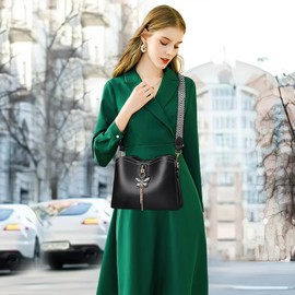 DEEVORCA Cute Women Shoulder Bag Small Crossbody Bags Casual PU Leather Lightweight Handbags Work Party Travel Dating Fashion Messenger Bags With Elegant Butterfly Pendant Black