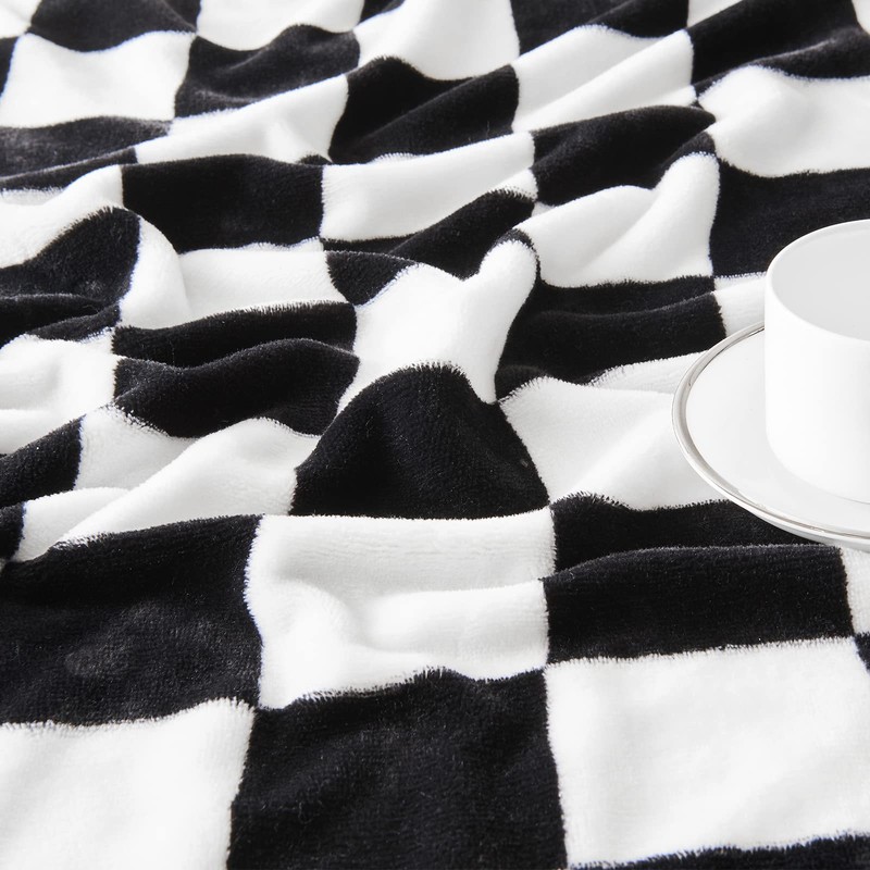 SOCHOW Checkered Flannel Throw Blanket, Soft Cozy Checkerboard Grid Pattern