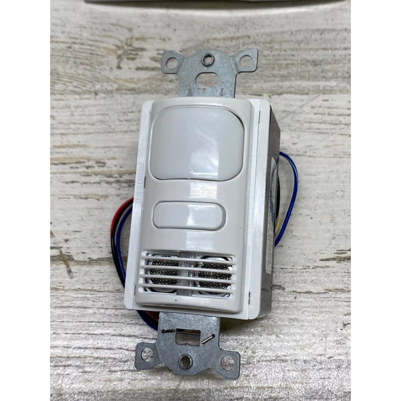 Hubbell LHRMTS1-24V-WH - Lighthawk PIR & US, 1-Circuit Wall Switch