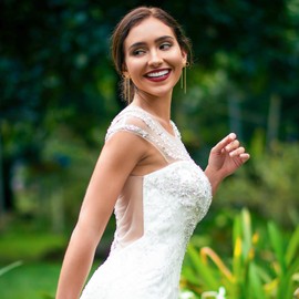 YUJIE Gold Bow Earrings Dangle Dainty Tassel Earring Long Chain Earrings for Women Trendy Statement Jewelry