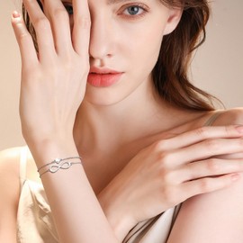 VNOX Women's Infinity Sign Silver Heart Bracelet: Women's Tennis Bracelet Adjustable for 14 cm - 20 cm Wrist Women's Cubic Zirconia Bracelets Jewellery Gift for Girls Mum Friend Daughter, Copper