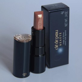 CLE DE PEAU EXTRA RICH LIPSTICK - COLOR T8 - FULL SIZE 4 g / .14 oz IN A BOX