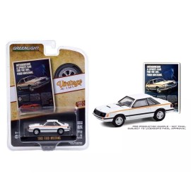 GreenLight 1:64 1980 White Ford Mustang "Vintage AD Car" Diecast Car 39060-D
