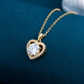 TCXOO Heart Necklace For Women, 925 Sterling Silver 2 Carat Moissanite Diamond Necklace Pendant Birthday Valentine Jewelry Gifts for Her (1CT-Gold)