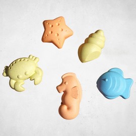 Best Sporting Sand Mould Set I Various Designs I 5 Pieces: Maritime, Fruit, Buildings, Vehicles I 8 Pieces: Dinosaurs I In Sandpit, on the Beach or on the Playground
