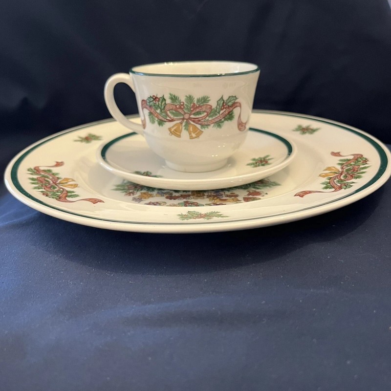 Johnson Bros Victorian Christmas Dinner Plate, Cup & Saucer Set