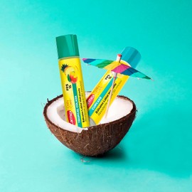 Carmex, Duopack Bálsamo Labial Daily Care Tropicolada + Daily Care Cupcake, Protege y Suaviza, Resiste al Agua, con Protección Solar FPS 15, 2 pz