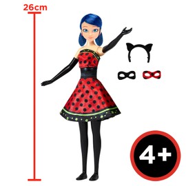 BANDAI - Miraculous - Verwandlungspuppe Ladybug - 26 cm Puppe, die Sich in Lady Noire und Bug Noire verwandelt - Spielzeug Bewegliche Puppe mit 2 Outfits - Spielzeug für Kinder ab 4 Jahren - P50414